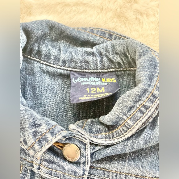 GENUINE KIDS BY OSH KOSH BGOSH DENIM JACKET WITH RUFFLES & Front pockets. Snaps - Picture 2 of 3